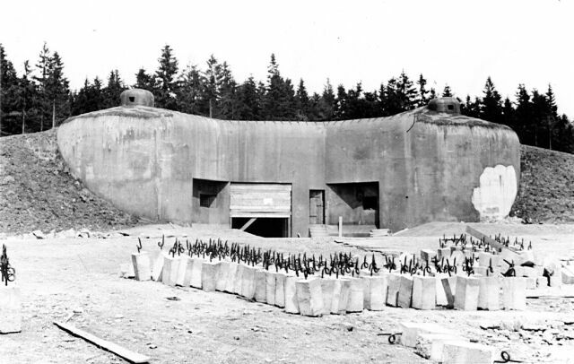 Rozestavěný srub v roce 1938